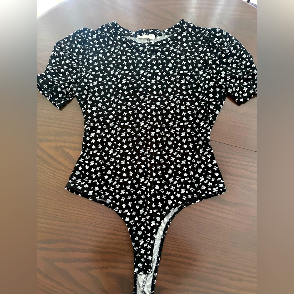All in Favor Floral Bodysuit L